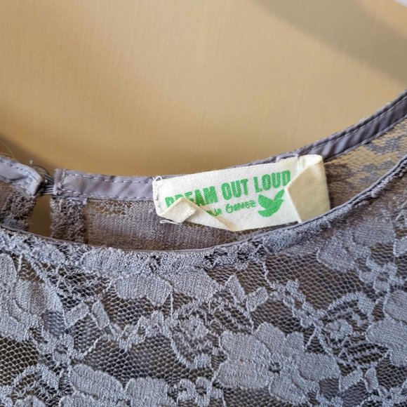 JUNIORS DREAM OUT LOUD GREY TOP  SIZE MEDIUM   USED GREAT COND - Picture 3 of 3